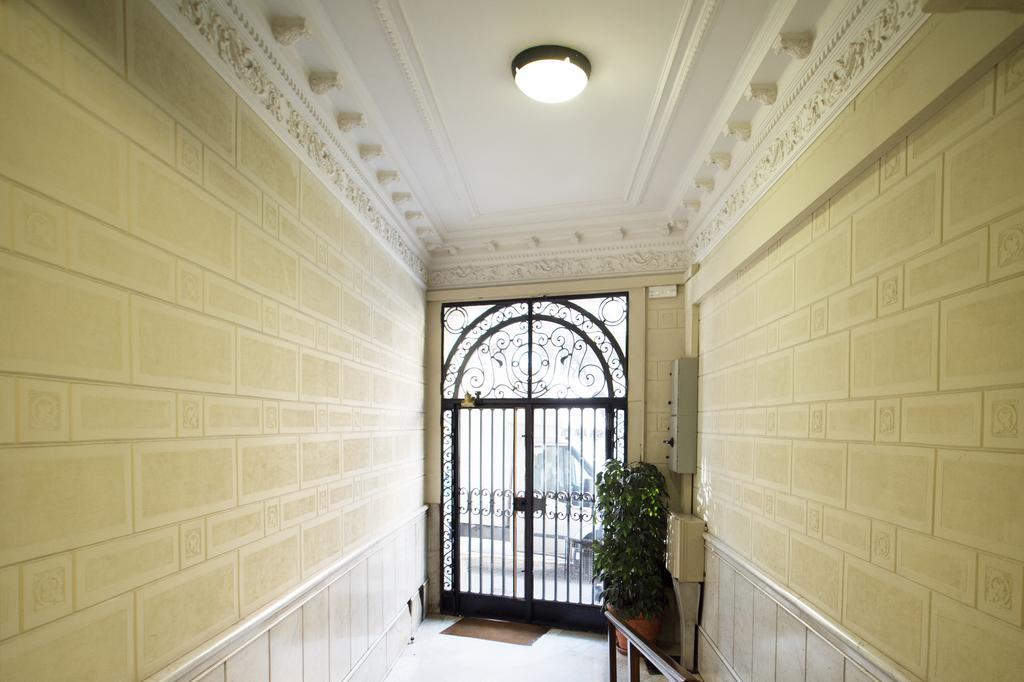 Apartamento Diagonal Barcelona Bagian luar foto