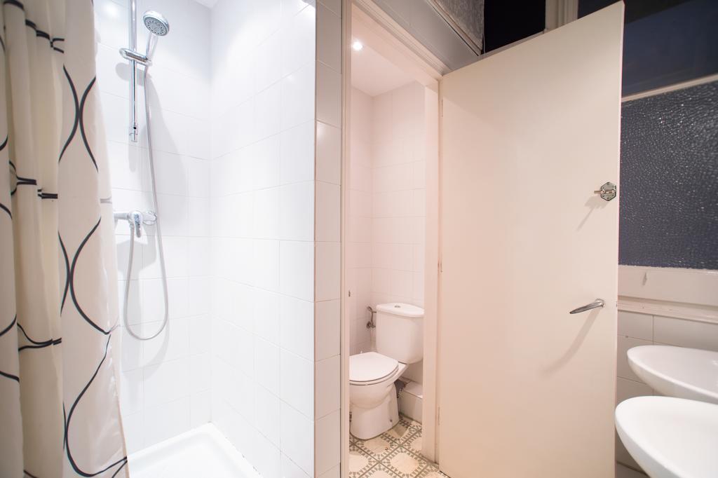 Apartamento Diagonal Barcelona Bagian luar foto